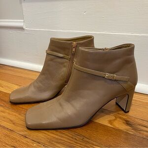 Vintage tan leather harness ankle boots size 8.5